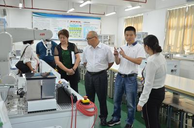 打造行校合作平臺 譜寫產(chǎn)教融合新篇章--我校與珠海市電子電工機械專用設(shè)備制造協(xié)會開展深度交流討論